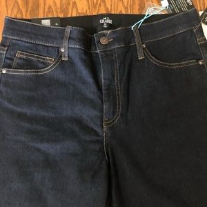 NWT dark wash Jeans—Comfy and sharp! 🔥